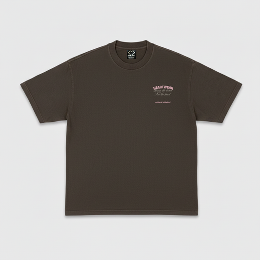 Ein HEARTWEAR T-SHIRT